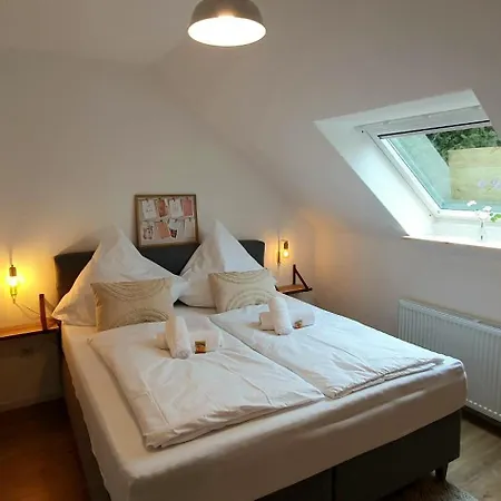 Chalet-klimatisiert-boxspringbett-renoviert-kueche-sehr Ruhig * Bochum