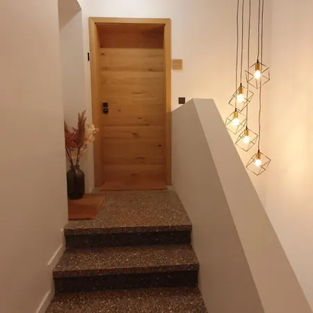 Chalet-klimatisiert-boxspringbett-renoviert-kueche-sehr Ruhig