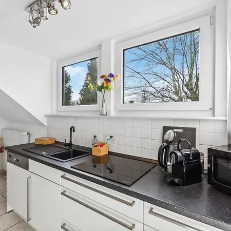 Chalet-klimatisiert-boxspringbett-renoviert-kueche-sehr Ruhig Bochum