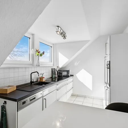 - 73m2-boxspringbett-neu Renoviert-kueche-sehr Ruhig Lägenhet *