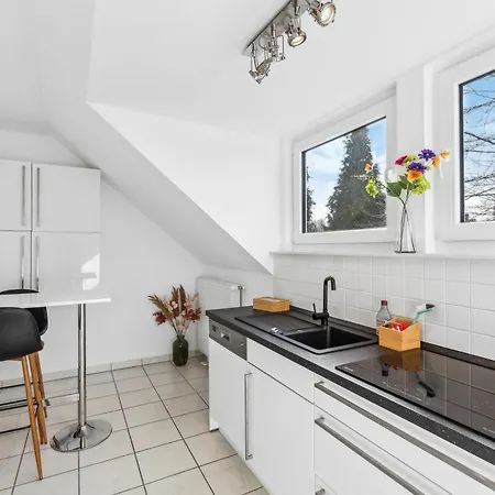 Lägenhet - 73m2-boxspringbett-neu Renoviert-kueche-sehr Ruhig