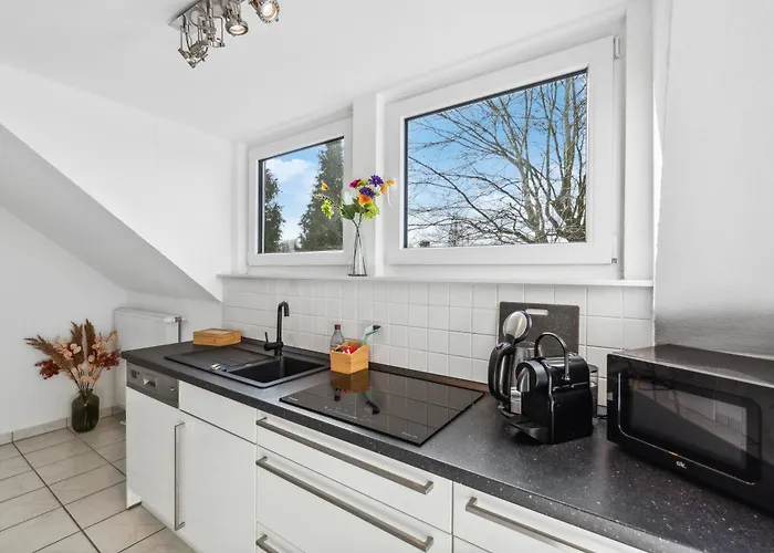 - 73m2-boxspringbett-neu Renoviert-kueche-sehr Ruhig 보훔