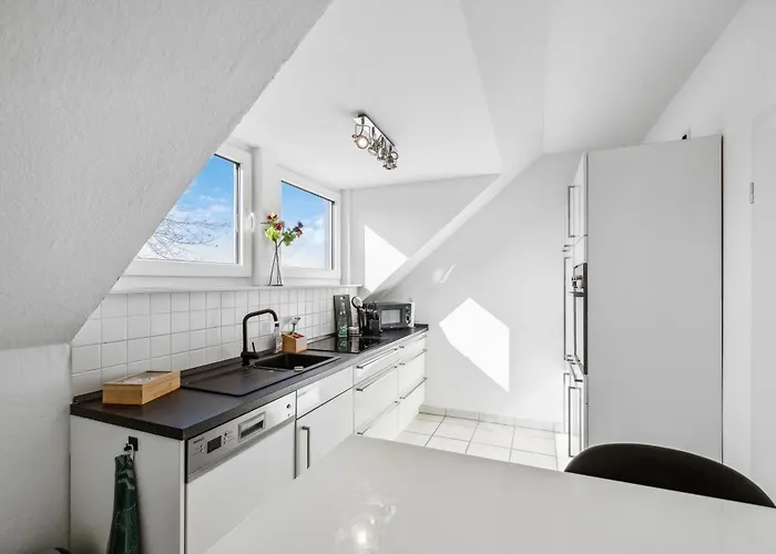 - 73m2-boxspringbett-neu Renoviert-kueche-sehr Ruhig 아파트 *